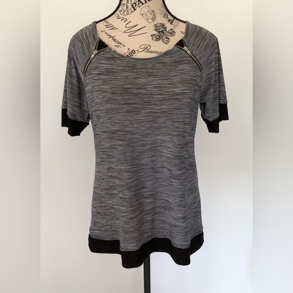 Susan Lawrence Women's Top Black and Gray Size Medium